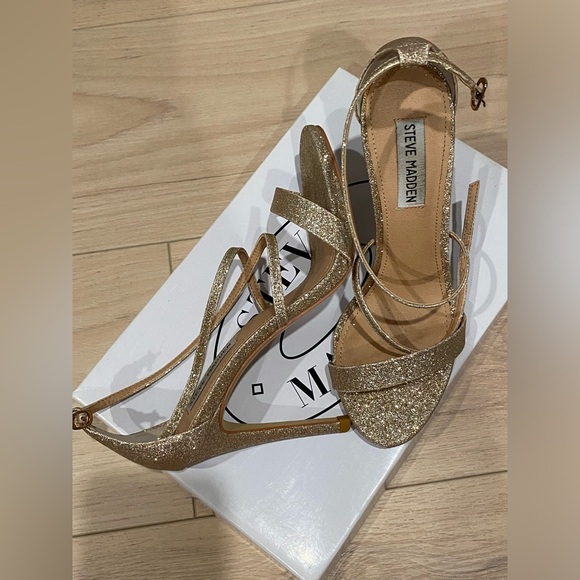 Gold glitter stilettos - Picture 4 of 4